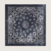 Bufanda gris antracita con estampado de paisley