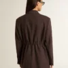 Americana de doble botonadura para mujer en lana marrón oscuro con estampado de rayas finas