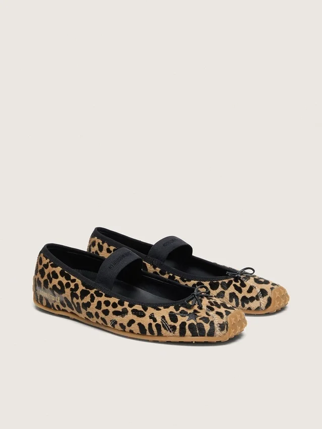 Bailarinas Étoile de piel de potro con estampado de leopardo, estrella bordada en negro y tira elástica