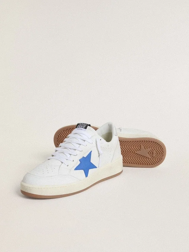 Ball Star con estrella de piel azul claro y lengüeta en el talón de piel con laminado plateado