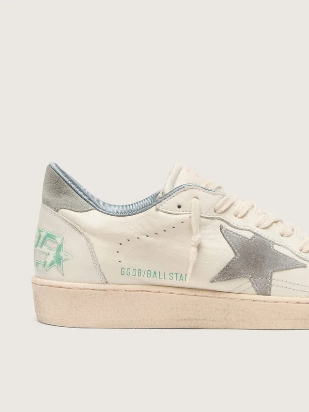 Ball Star en piel napa con estrella y lengüeta del talón de ante gris