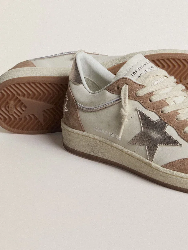 Ball Star LTD en piel napa blanca y ante rosa antiguo con estrella y lengüeta en el talón de piel plateada metalizada