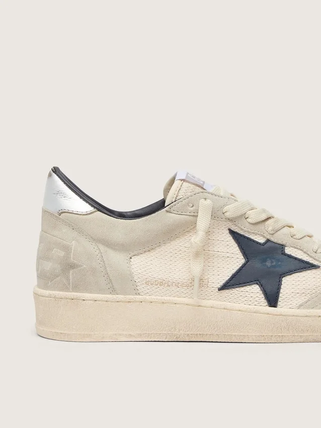 Ball Star LTD para mujer en ante gris con estrella azul e inserciones de ganchillo en color crema