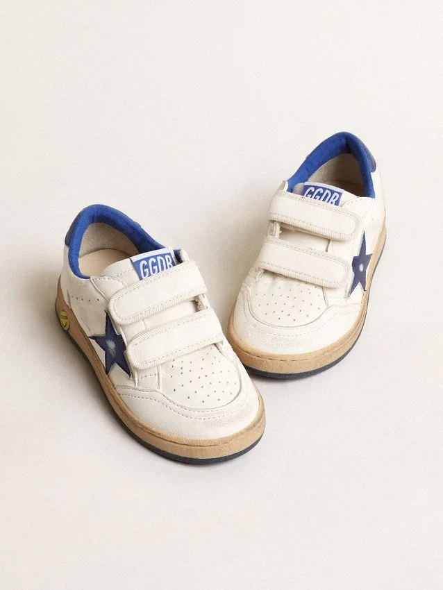Ball Star Young con estrella de piel azul metalizada y lengüeta en el talón