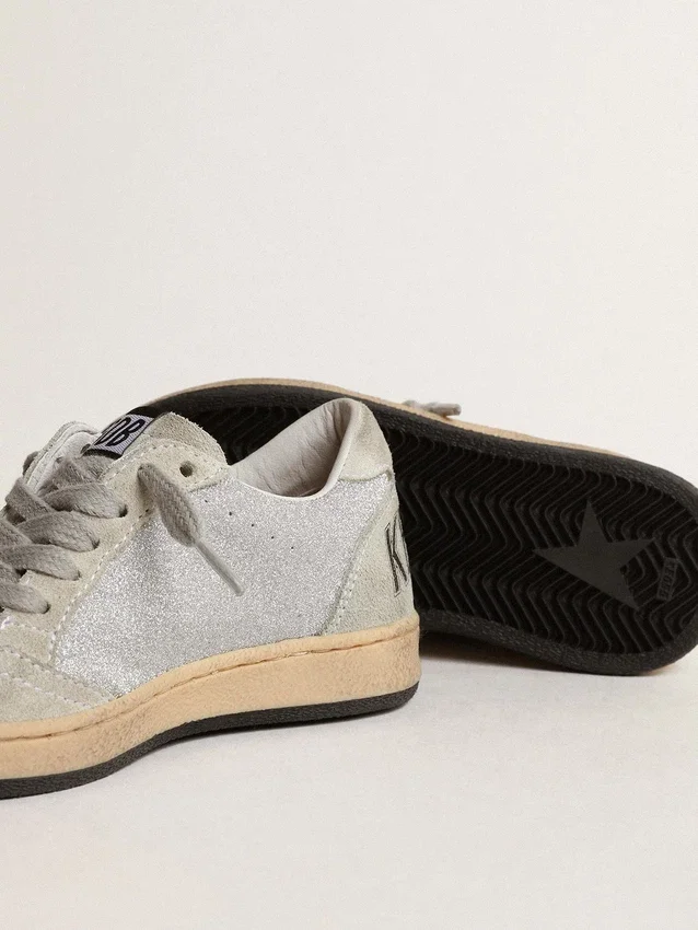Ball Star Young con purpurina y inserciones de ante gris hielo