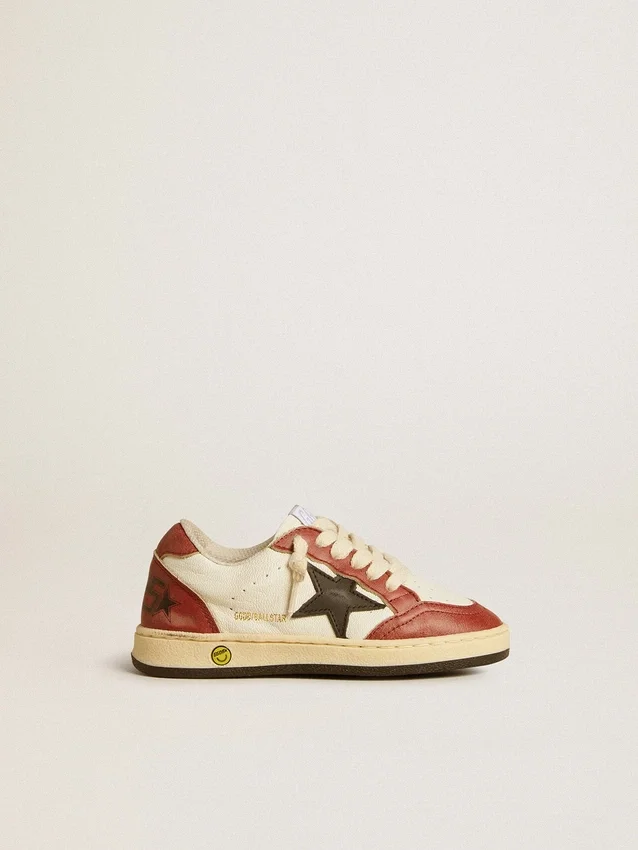 Ball Star Young en napa con estrella negra e inserciones de piel roja