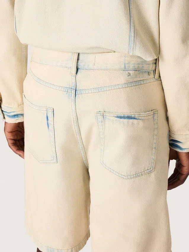 Bermudas de hombre en denim color arena claro