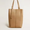 Bolso 24/7 North South en piel color capuchino con asas ajustables
