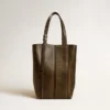Bolso 24/7 North South en piel envejecida negra con asas ajustables