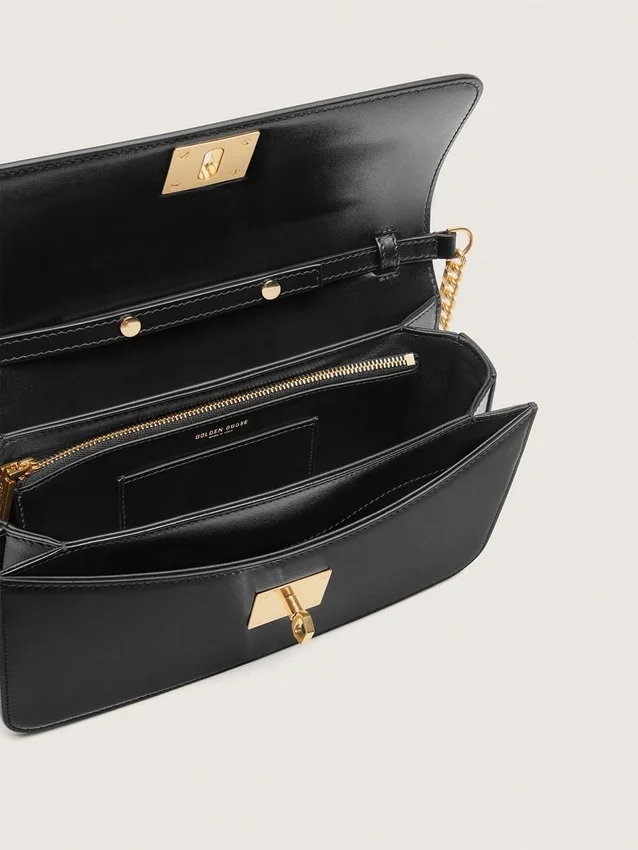 Bolso Gioia en piel negra con detalles dorados