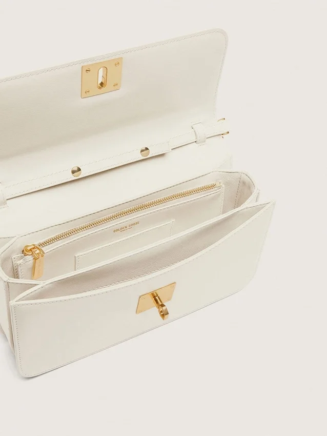 Bolso Gioia en piel repujada color mantequilla con detalles dorados