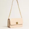 Bolso Gioia en piel repujada rosa pálido con detalles dorados