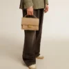 Bolso Venezia en piel beige con detalles dorados