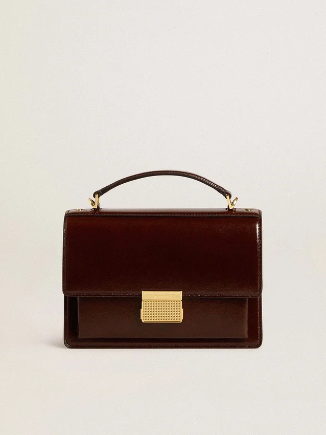 Bolso Venezia en piel laminada marrón oscuro con detalles dorados
