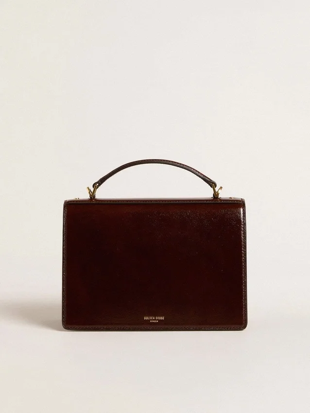 Bolso Venezia en piel laminada marrón oscuro con detalles dorados