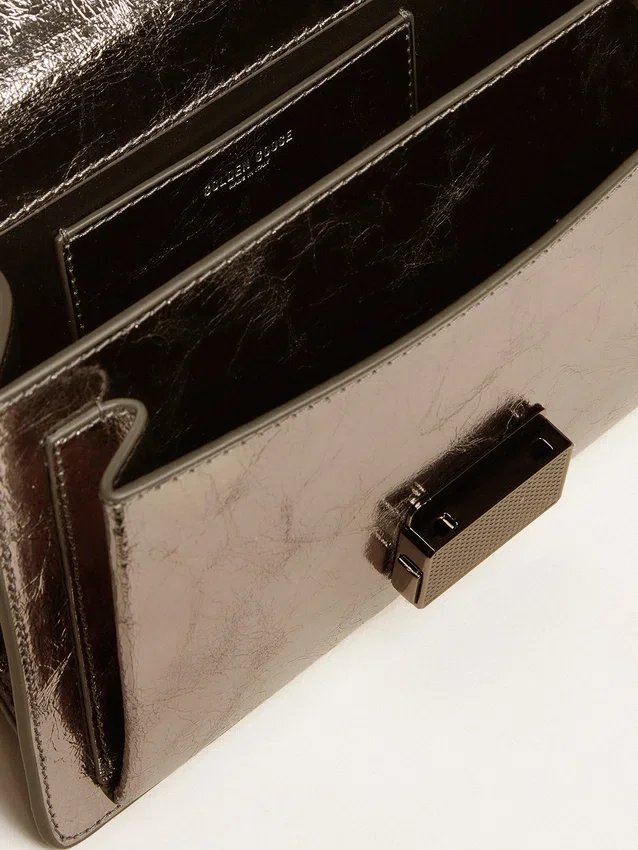Bolso Venezia en piel metalizada gris antracita con detalles en negro