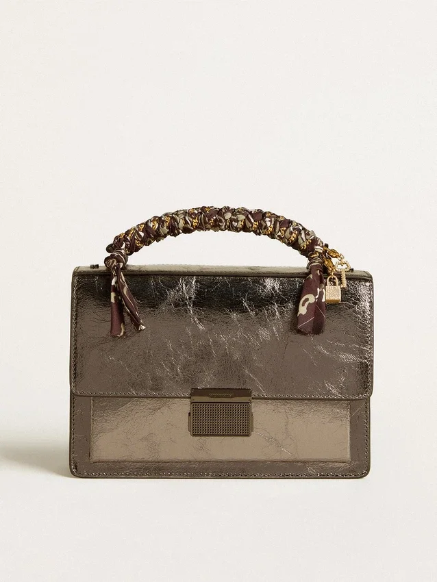 Bolso Venezia en piel metalizada gris antracita con detalles en negro