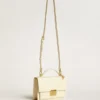 Bolso Venezia en piel repujada color mantequilla con doble colgante