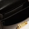 Bolso Venezia pequeño en piel de vacuno en negro con pañuelo de seda