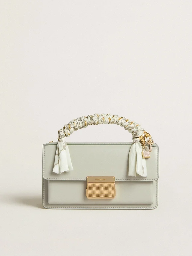 Bolso Venezia pequeño en piel granulada gris mineral con detalles dorados