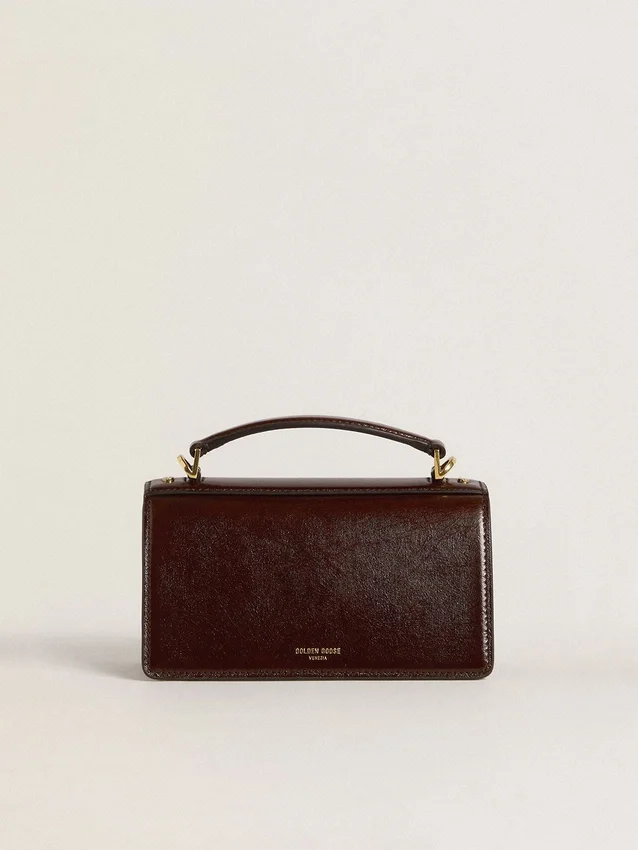 Bolso Venezia pequeño en piel laminada marrón oscuro con detalles dorados