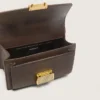 Bolso Venezia pequeño en piel marrón oscuro con hebilla dorada