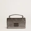Bolso Venezia pequeño en piel metalizada gris antracita con detalles en negro