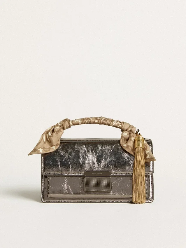 Bolso Venezia pequeño en piel metalizada gris antracita con detalles en negro