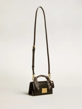 Bolso Venezia pequeño en piel negra con relieve, pañuelo de seda y colgante