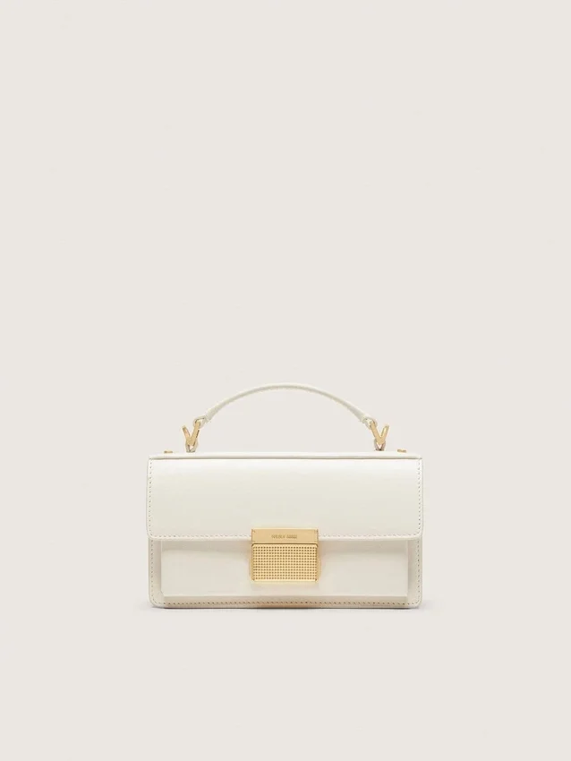 Bolso Venezia pequeño en piel repujada color mantequilla con detalles dorados