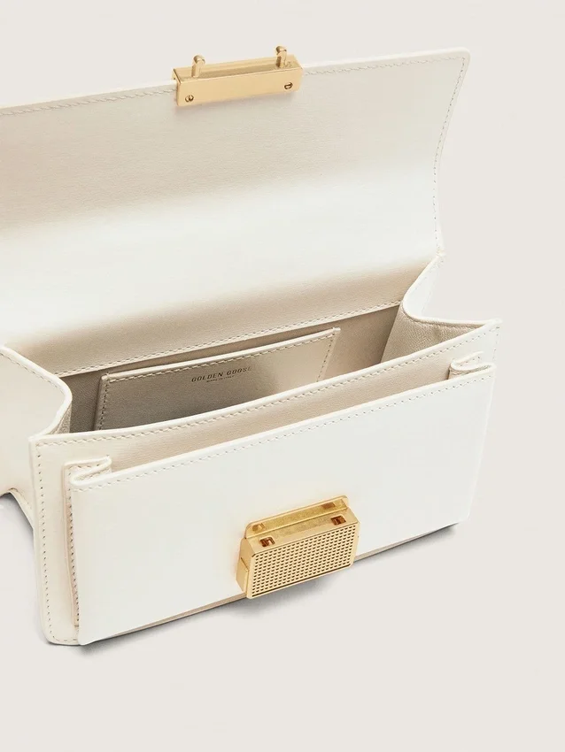 Bolso Venezia pequeño en piel repujada color mantequilla con detalles dorados