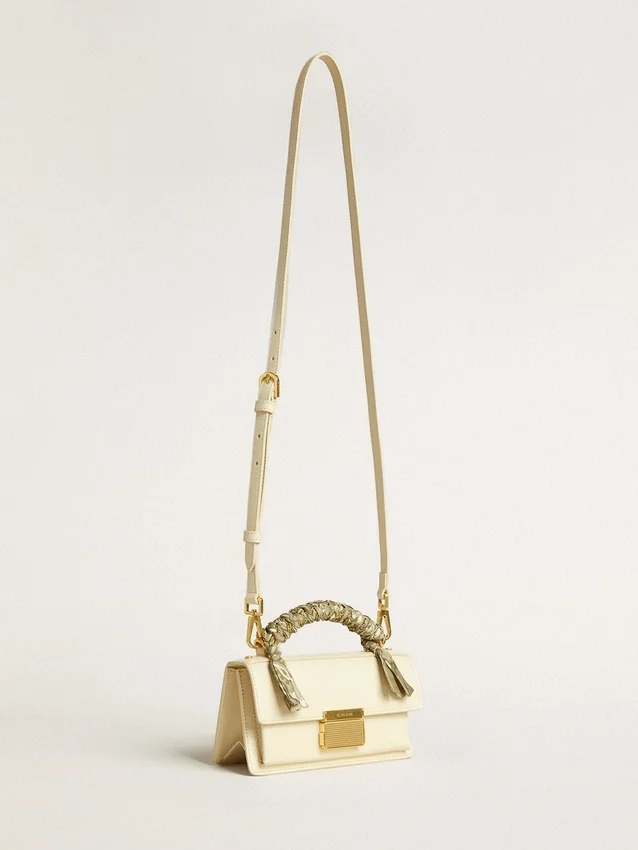 Bolso Venezia pequeño en piel repujada color mantequilla con fular trenzado