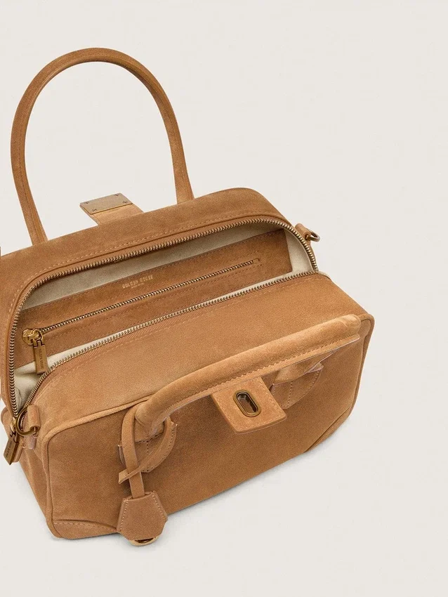 Bolso Vita en ante color camel con detalles dorados