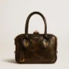 Bolso Vita en piel envejecida negra con detalles dorados