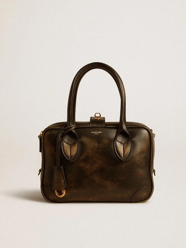 Bolso Vita en piel envejecida negra con detalles dorados