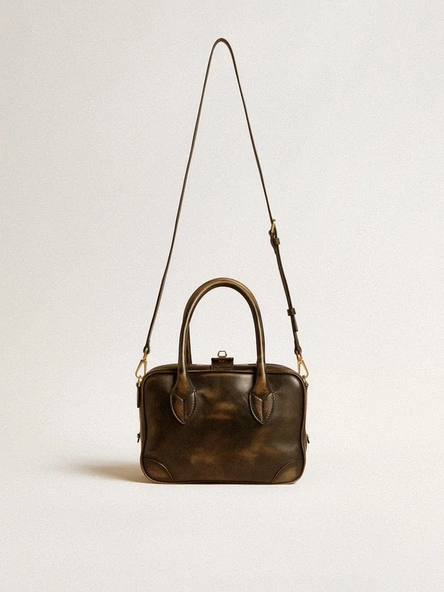 Bolso Vita en piel envejecida negra con detalles dorados