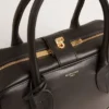 Bolso Vita en piel lisa negra con detalles dorados