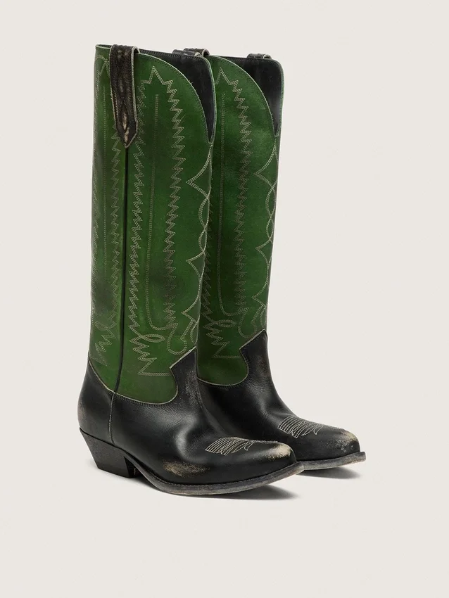 Botas altas Wish Star para mujer en piel negra con caña de piel verde y bordados blancos
