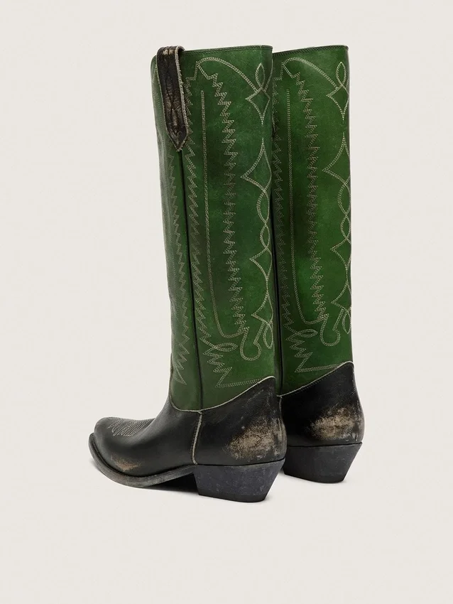Botas altas Wish Star para mujer en piel negra con caña de piel verde y bordados blancos