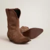 Botas bajas de mujer en ante lavado marrón oscuro