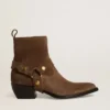 Botas Debbie de caña baja en ante gris paloma con hebilla extraíble