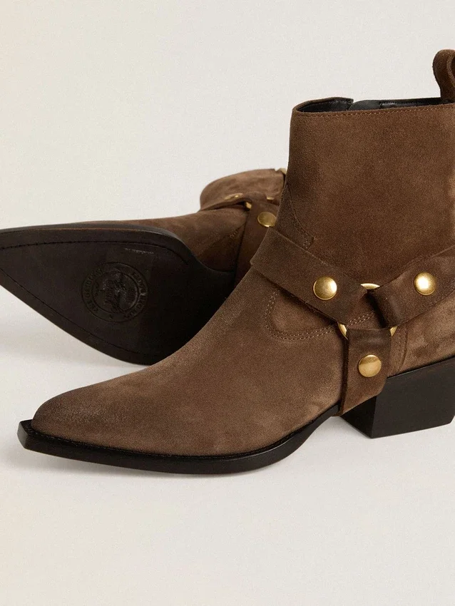 Botas Debbie de caña baja en ante gris paloma con hebilla extraíble