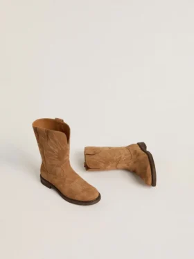 Botas Wish Junior de ante color camel con bordado de estrellas