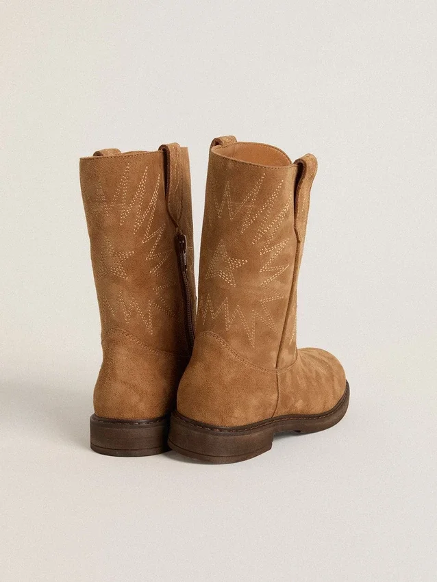 Botas Wish Junior de ante color camel con bordado de estrellas