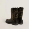 Botas Wish Junior de piel negra con estrella bordada en amarillo