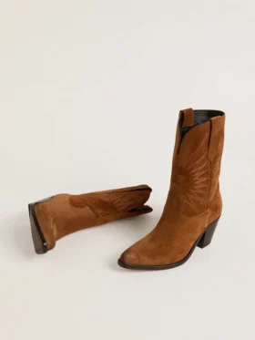 Botas Wish Star de caña baja en ante color coñac con estrella bordada tono sobre tono