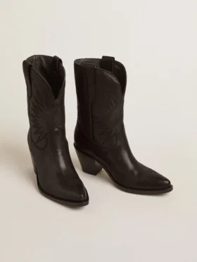 Botas Wish Star de caña baja en piel negra con estrella incrustada tono sobre tono