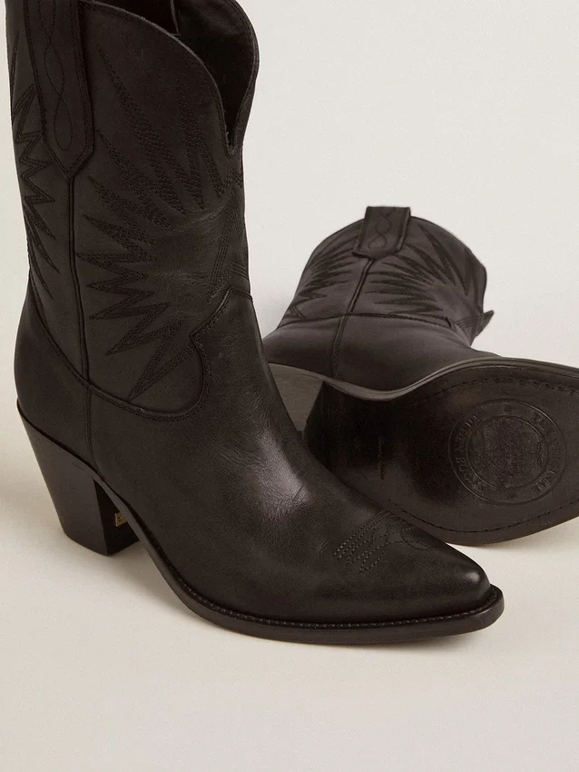Botas Wish Star de caña baja en piel negra con estrella incrustada tono sobre tono
