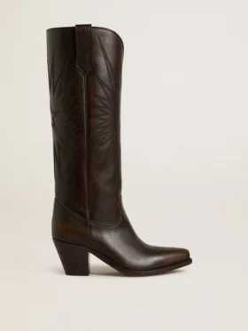 Botas Wish Star de piel marrón oscuro con estrella bordada tono sobre tono