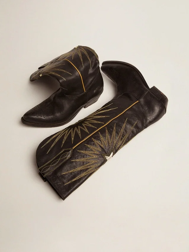 Botas Wish Star de piel negra con estrella incrustada de piel laminada en platino